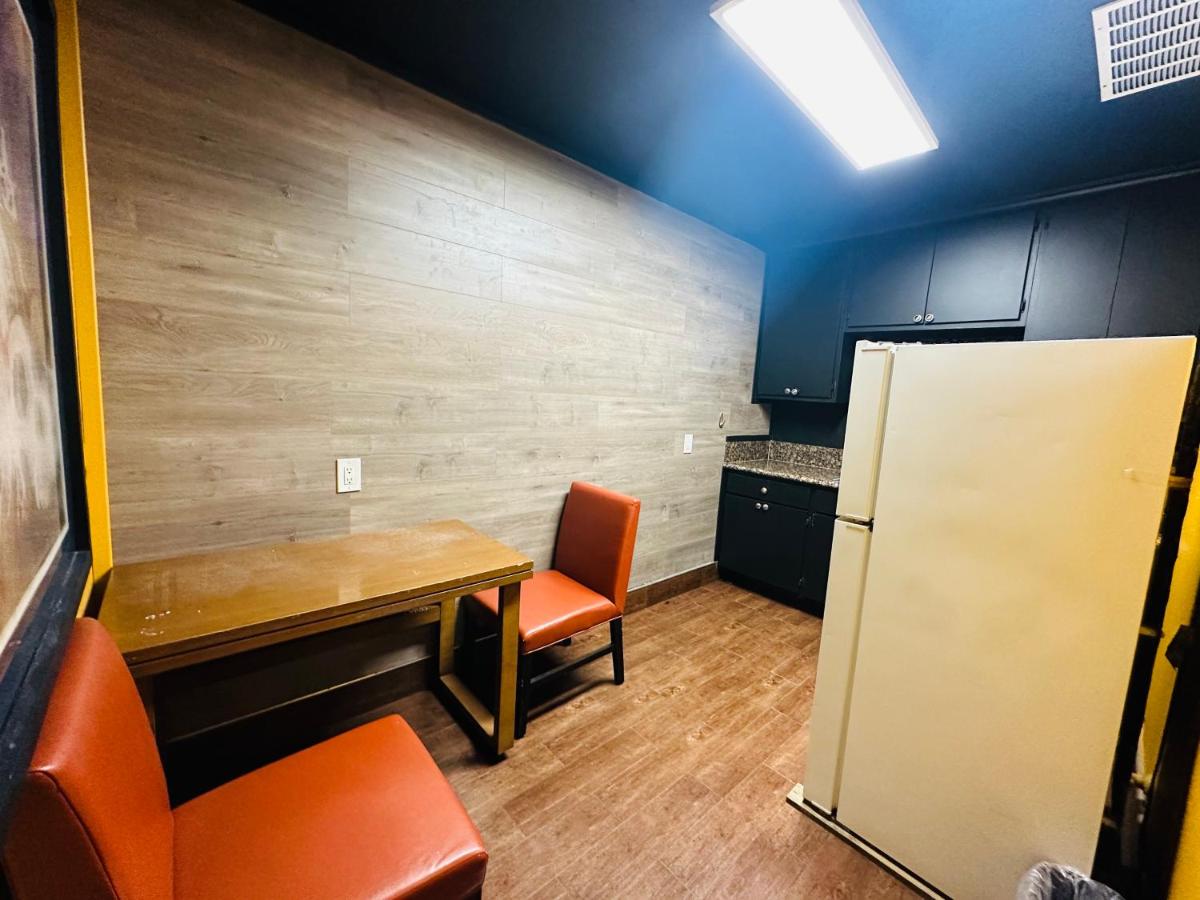 | Casa Blanca Inn & Suites Whittier