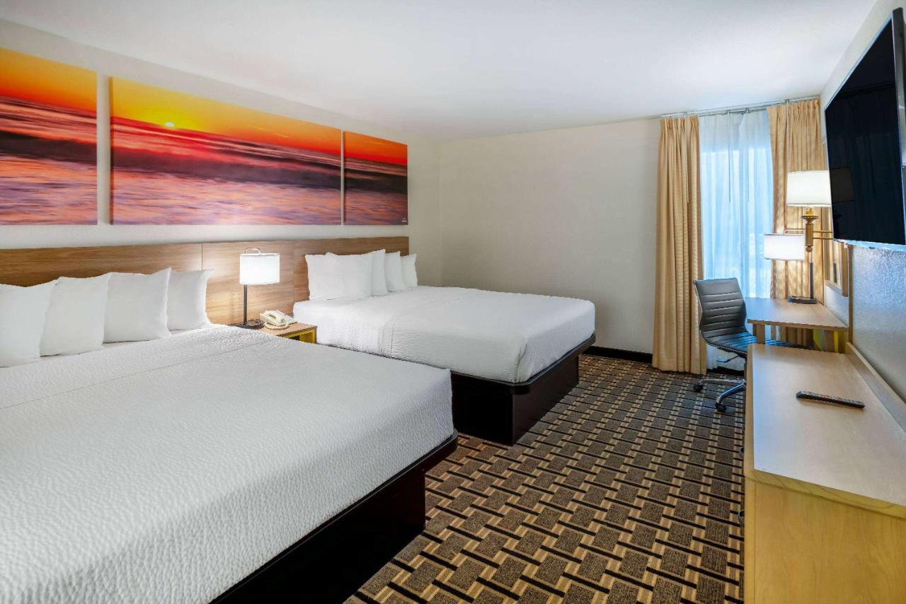 Suite with Two Queen Beds - Non-Smoking at Hotel Carolina