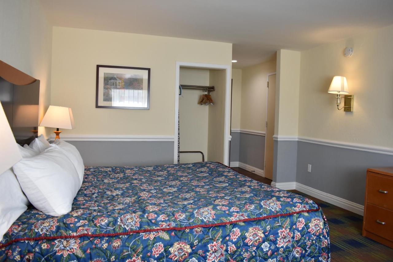 | East Norwich Inn