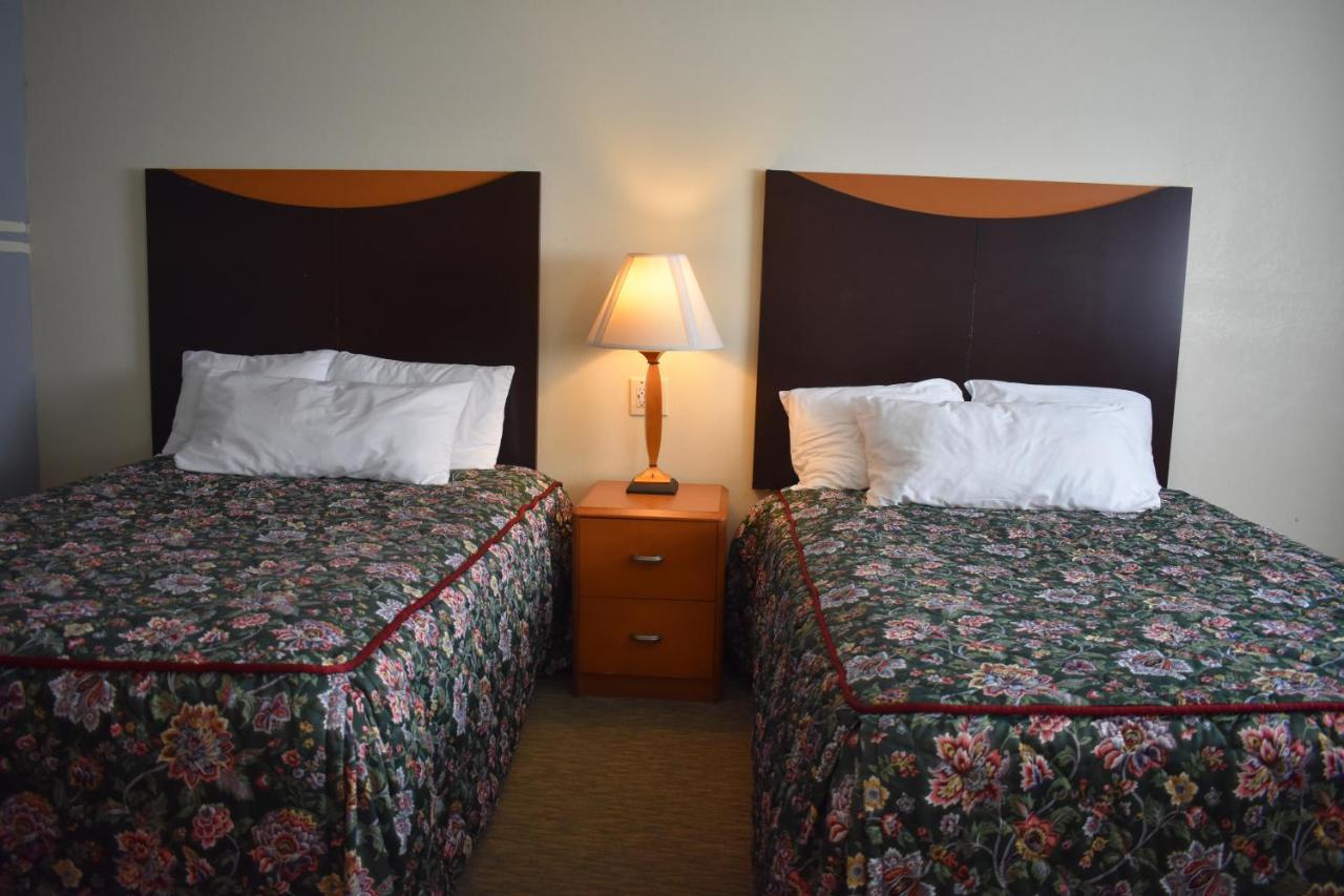 | East Norwich Inn