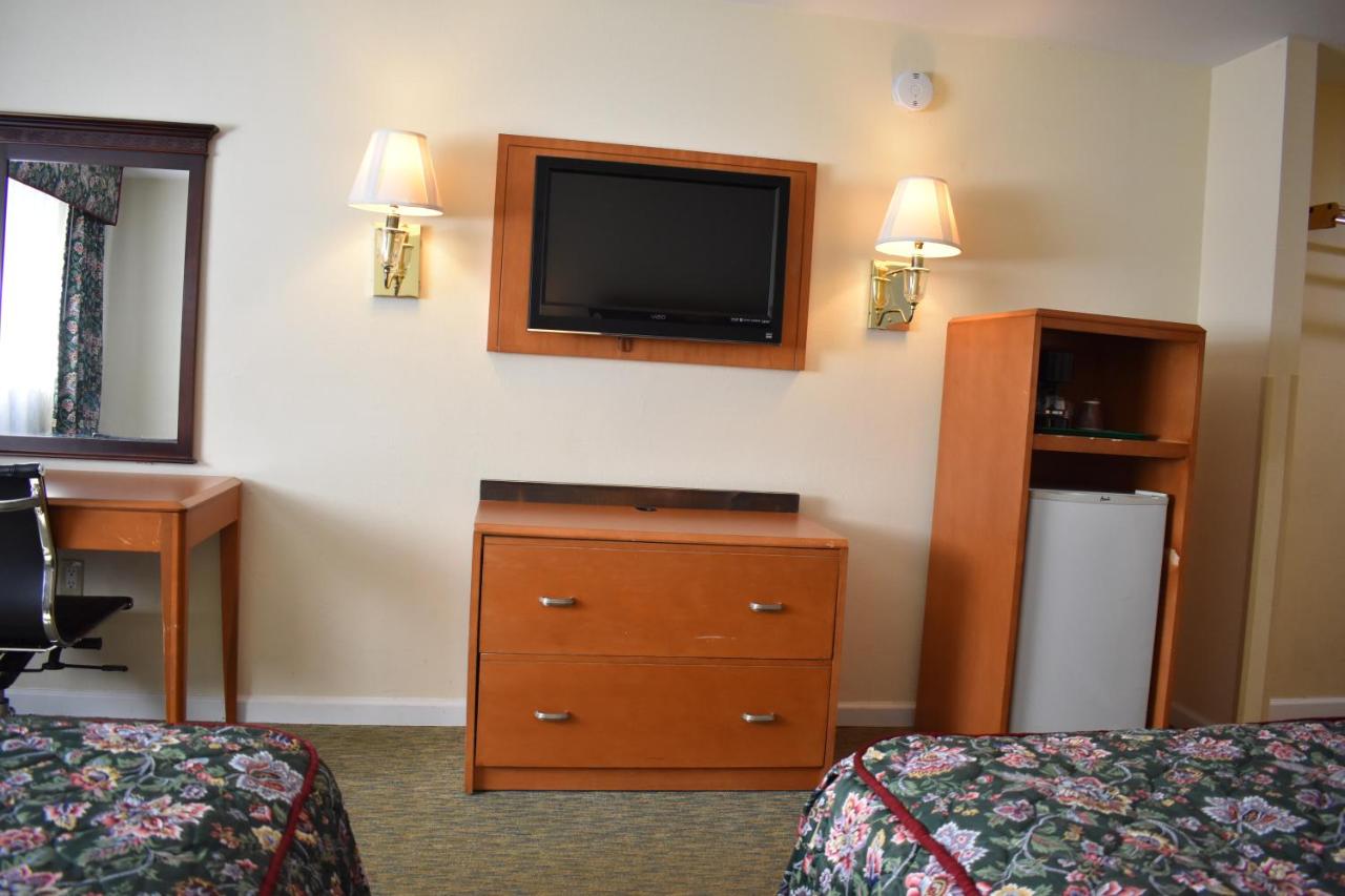 | East Norwich Inn