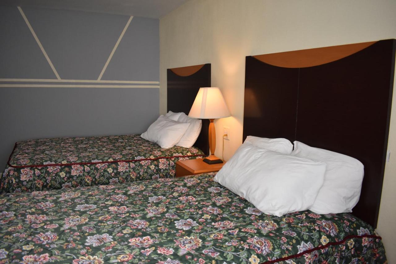 | East Norwich Inn