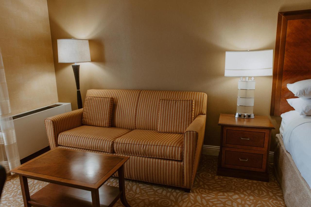 King with Sofa Sleeper, Guest room, 1 King, Sofa bed at The Lincoln Marriott Cornhusker Hotel