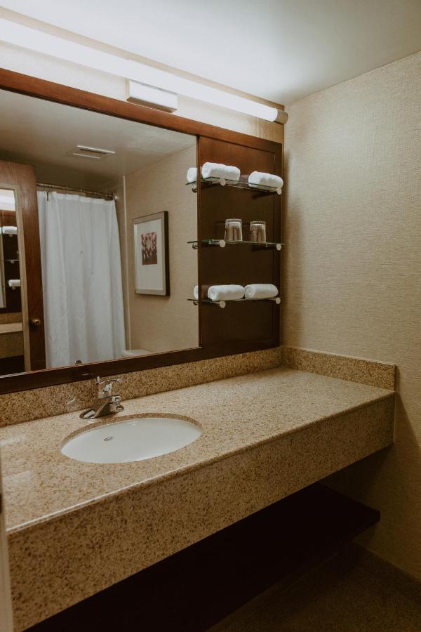 Executive King or Double Room at The Lincoln Marriott Cornhusker Hotel