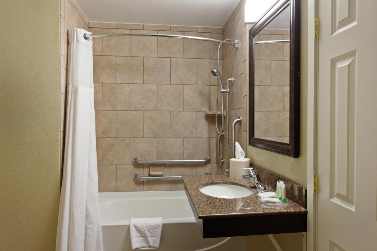 Two-Bedroom Suite with Bath Tub - Disability Access/Non-Smoking at Staybridge Suites Fairfield Napa Valley Area by IHG