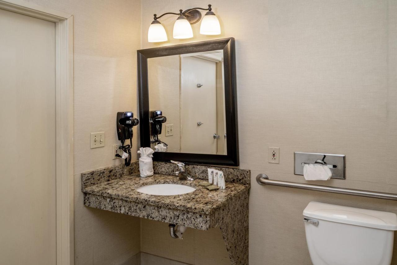 King Room - Disability Access/Non-Smoking at Country Inn & Suites by Radisson, Charleston South, WV