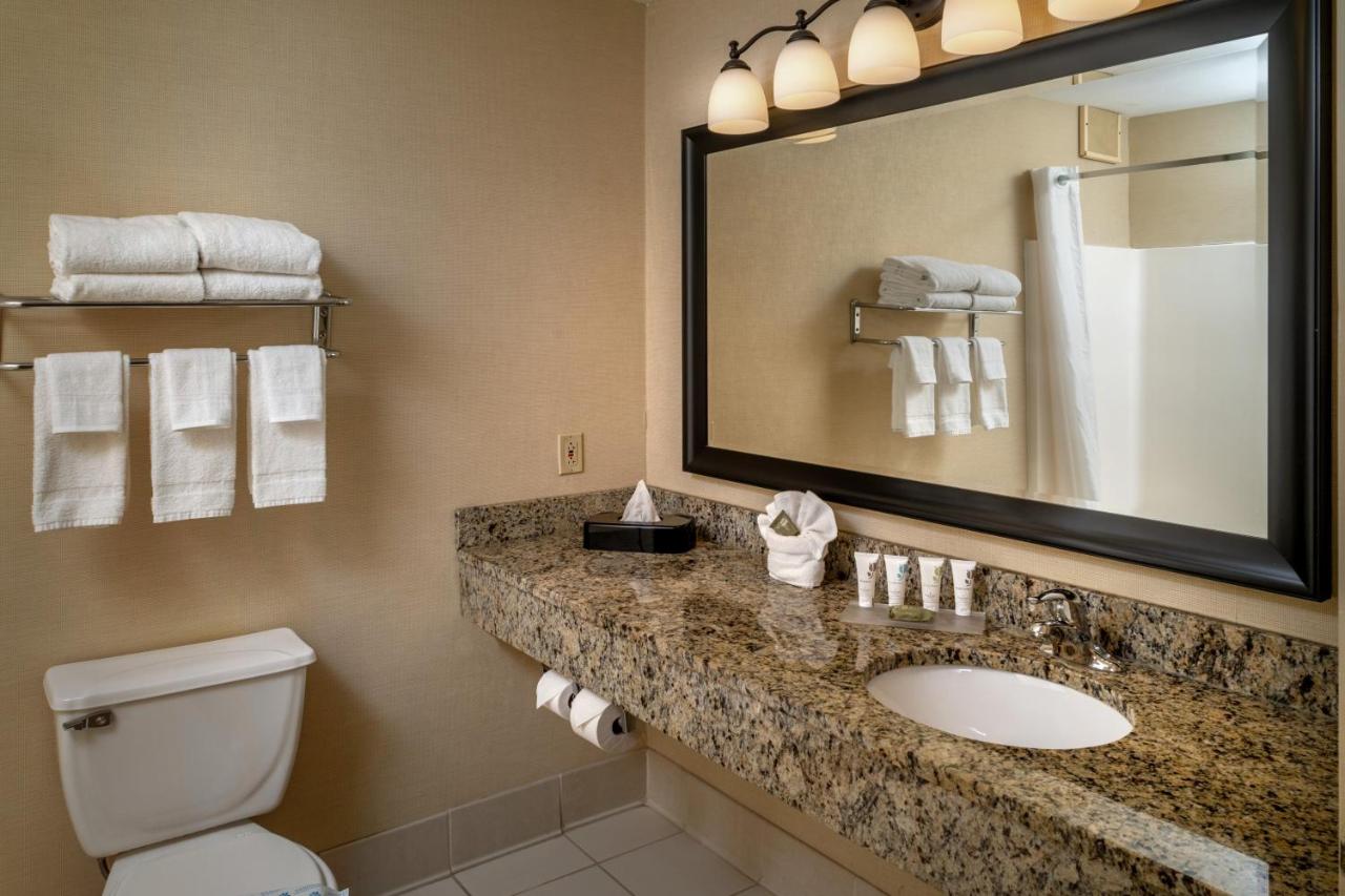 Queen Room with Two Queen Beds at Country Inn & Suites by Radisson, Charleston South, WV