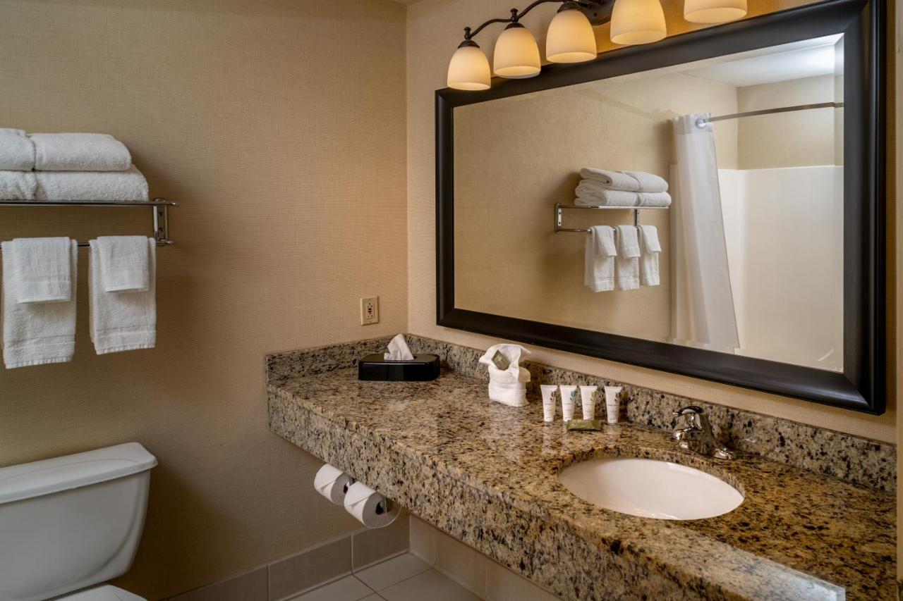 Queen Room with Two Queen Beds - Pet Friendly/Non-Smoking at Country Inn & Suites by Radisson, Charleston South, WV
