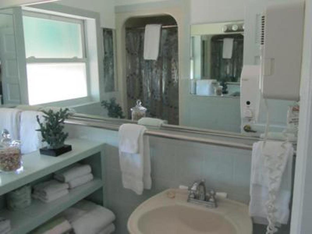 | Suite Dreams Inn by the beach