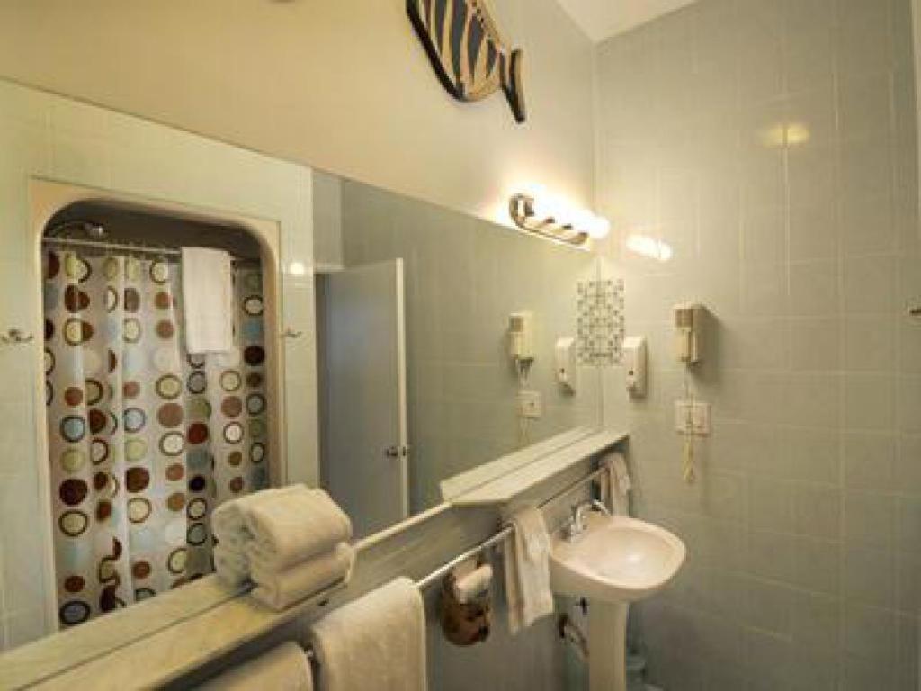 | Suite Dreams Inn by the beach
