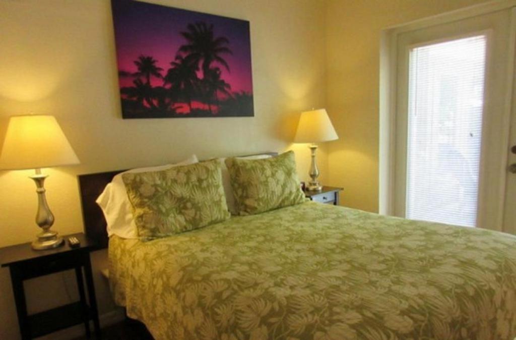 | Suite Dreams Inn by the beach