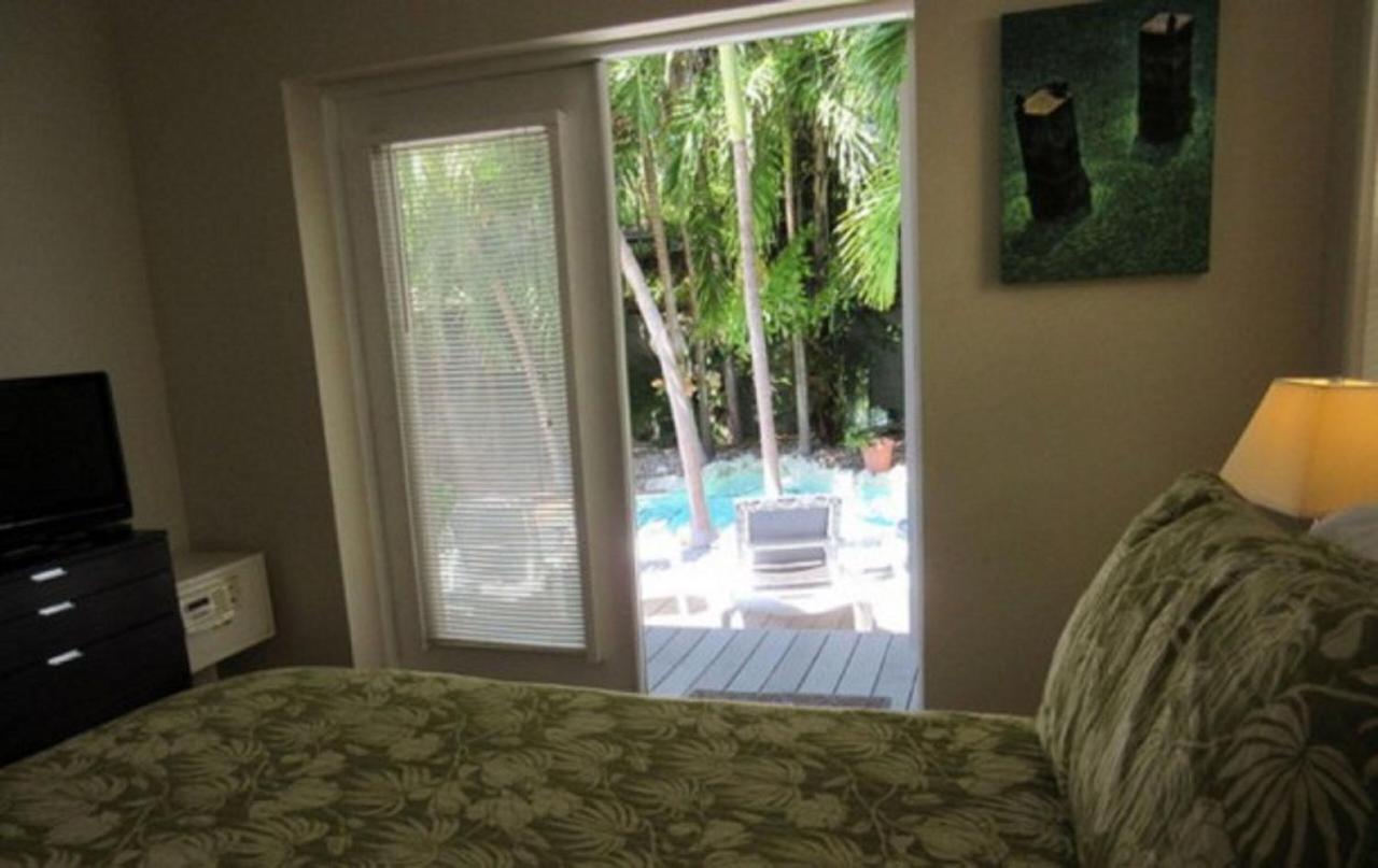 | Suite Dreams Inn by the beach