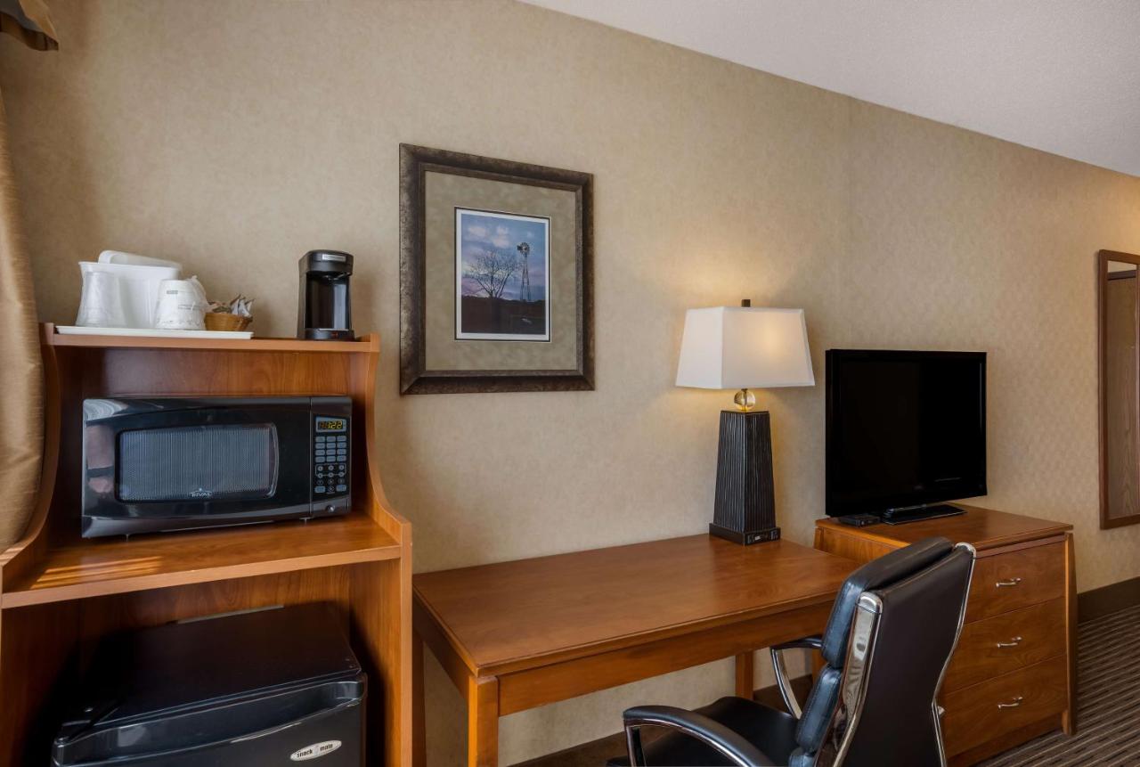 Queen Room - Non-Smoking at Best Western Vermillion Inn