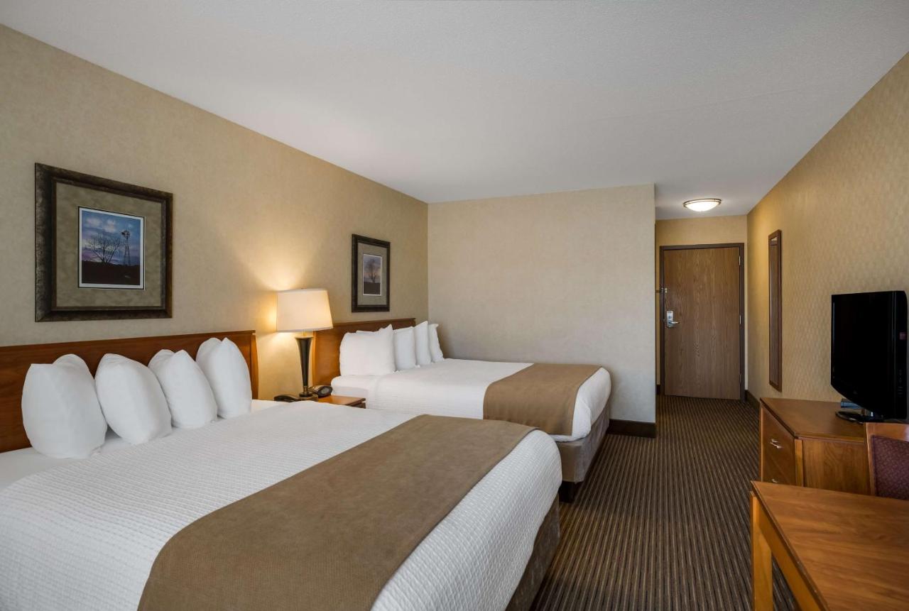 Queen Room with Two Queen Beds - Non-Smoking at Best Western Vermillion Inn