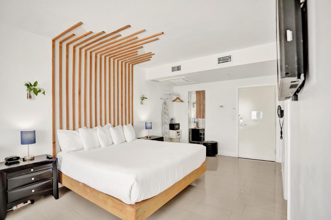 Deluxe King Studio ADA with Kitchen at Hotel Belleza