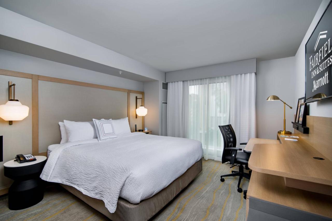 Guest King Room with Balcony at Fairfield Inn & Suites Fort Worth Downtown/Convention Center