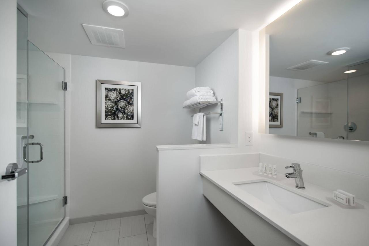 King Suite at Fairfield Inn & Suites Fort Worth Downtown/Convention Center