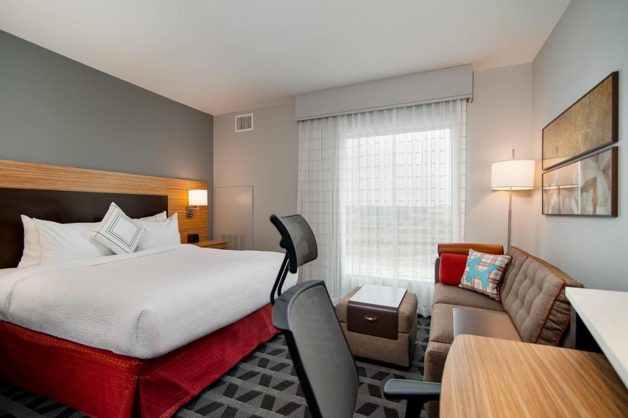 King Studio with Sofa Bed at TownePlace Suites Fort Worth University Area/Medical Center