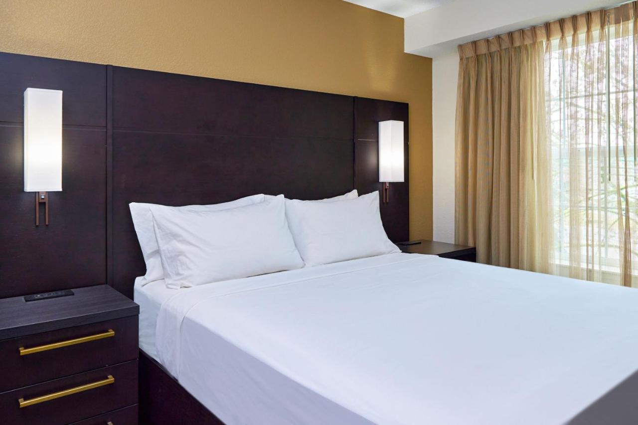 One-Bedroom Queen Suite at Residence Inn Eugene Springfield