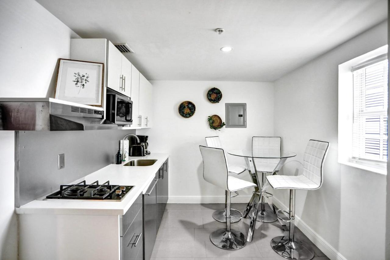 Premium Two-Bedroom Suite Courtyard View with Kitchen at Hotel Belleza