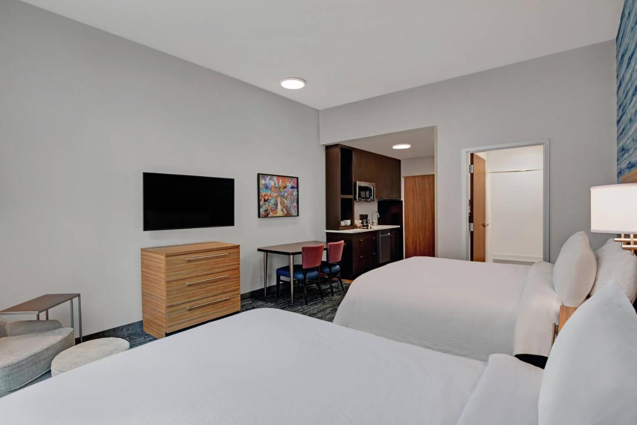 Queen Studio at TownePlace Suites by Marriott Cincinnati Downtown