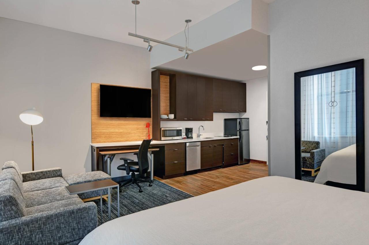King Studio with Sofa Bed at TownePlace Suites by Marriott Cincinnati Downtown