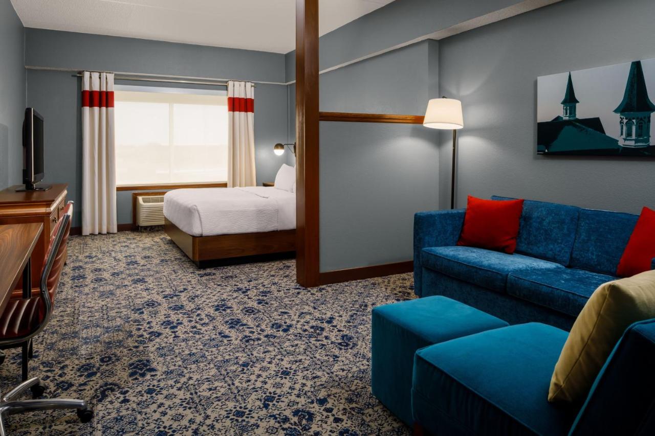Studio Suite, 1 King, Sofa bed at Four Points by Sheraton Louisville Airport