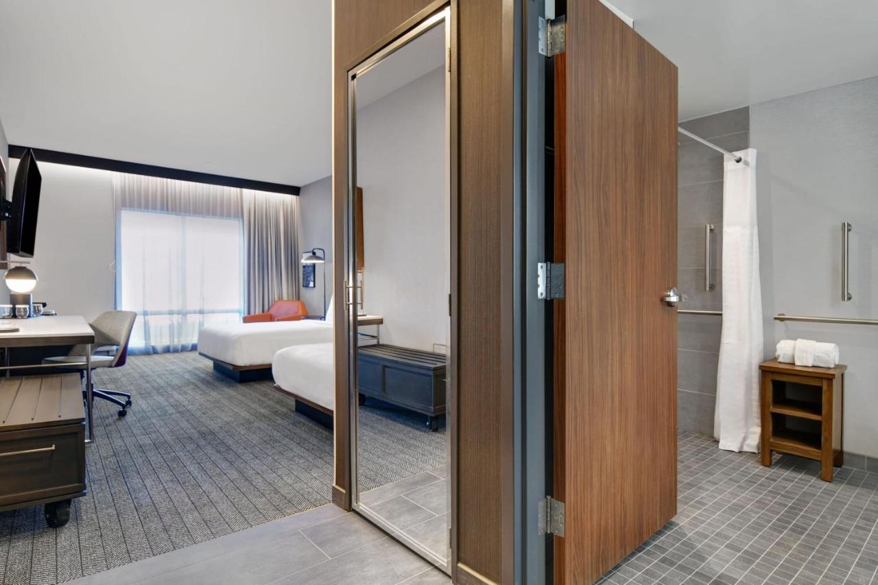| Courtyard by Marriott Hamilton