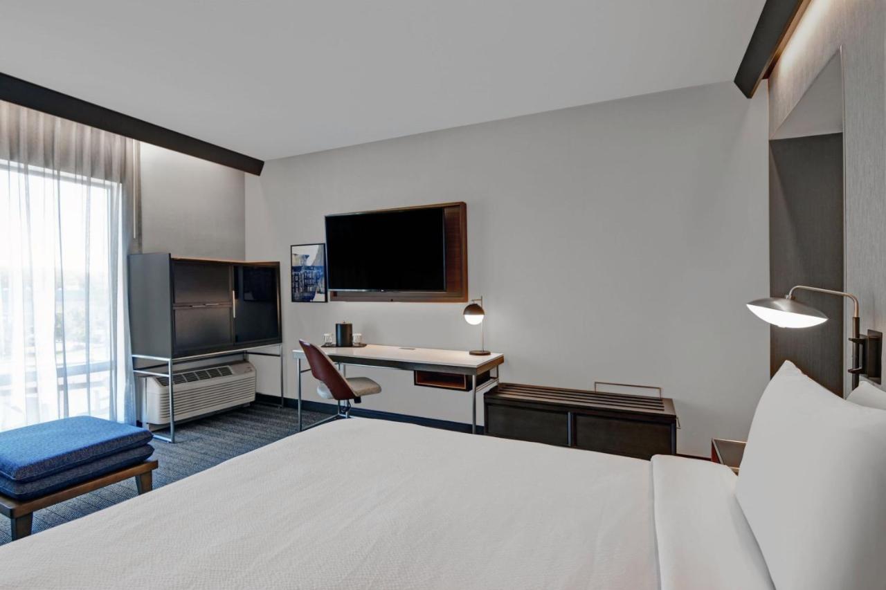 | Courtyard by Marriott Hamilton