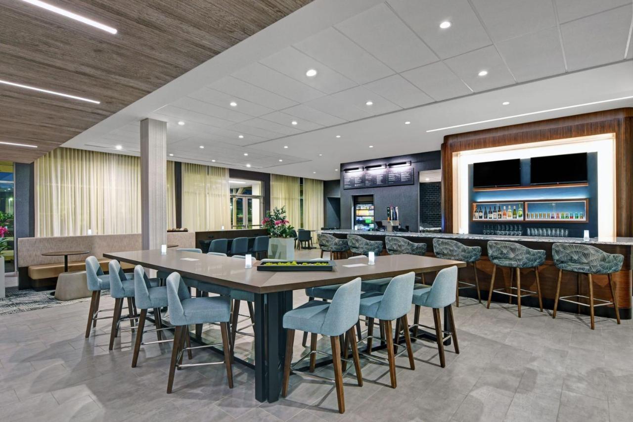 | Courtyard by Marriott Hamilton