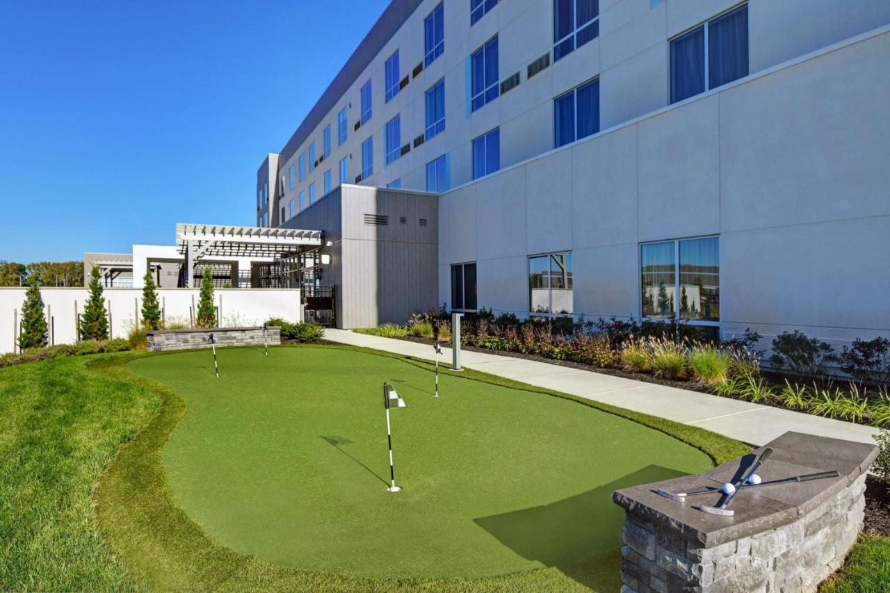 | Courtyard by Marriott Hamilton
