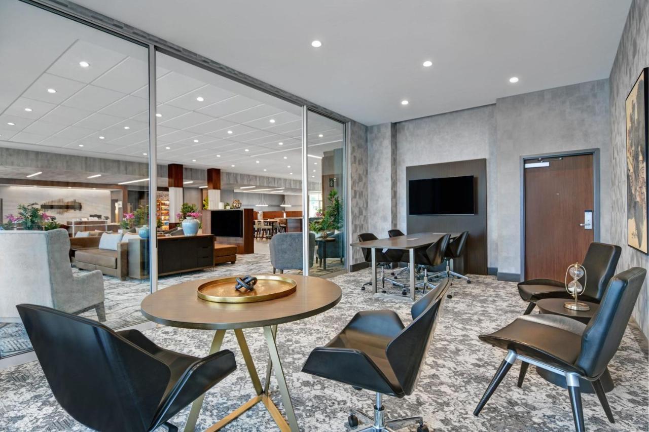 | Courtyard by Marriott Hamilton