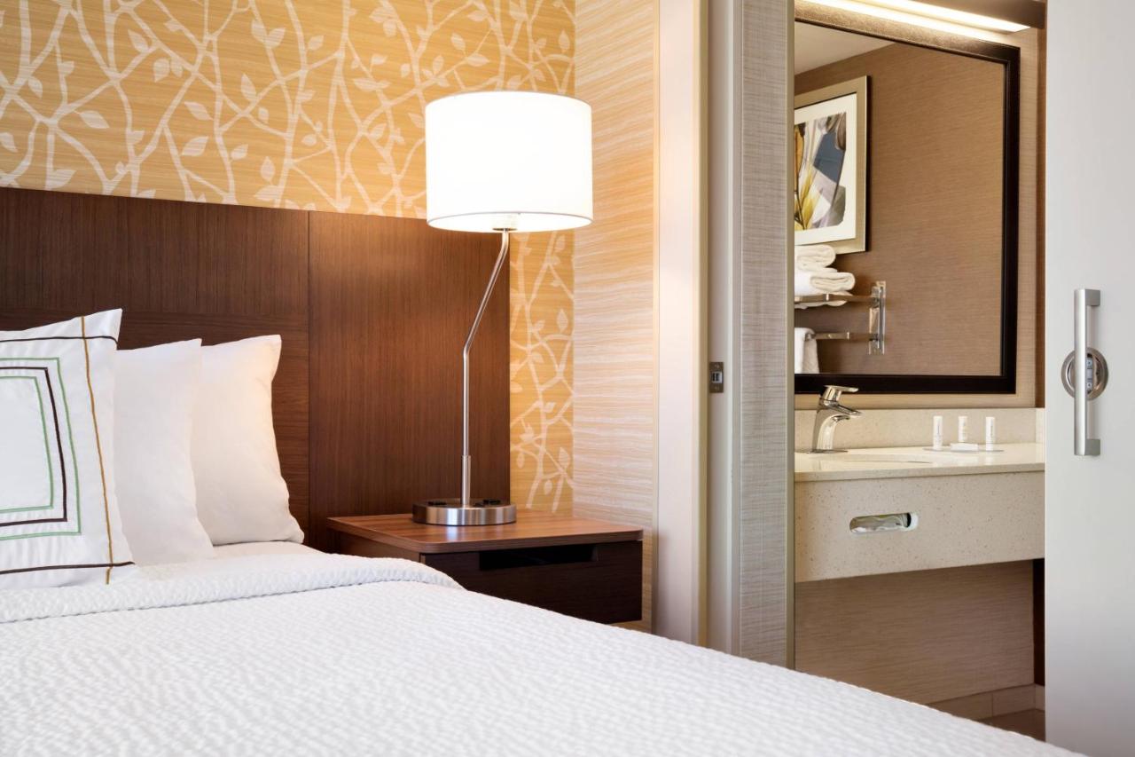 King Room with Sofa Bed at Fairfield Inn by Marriott Philadelphia West Chester/Exton