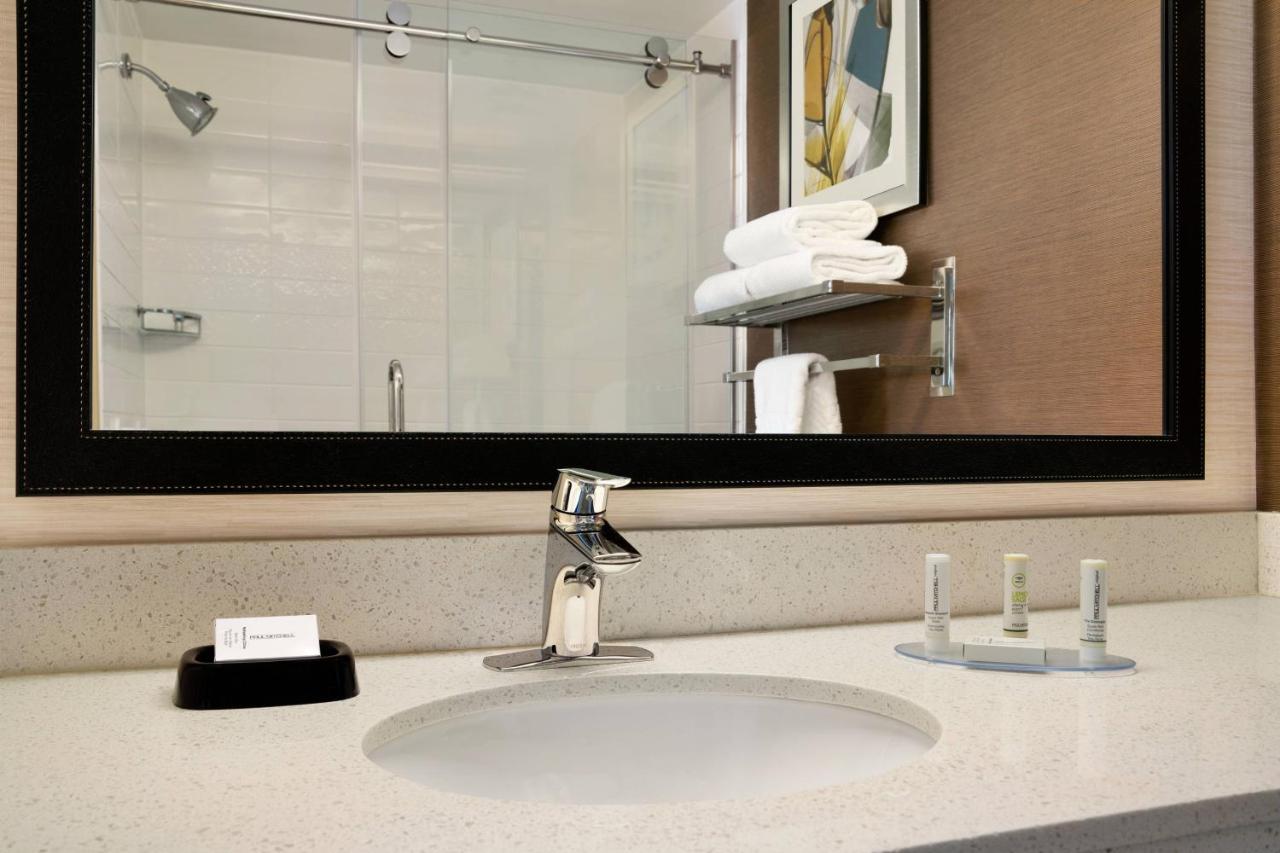 King Room with Adapted Tub - Mobility Accessible at Fairfield Inn by Marriott Philadelphia West Chester/Exton