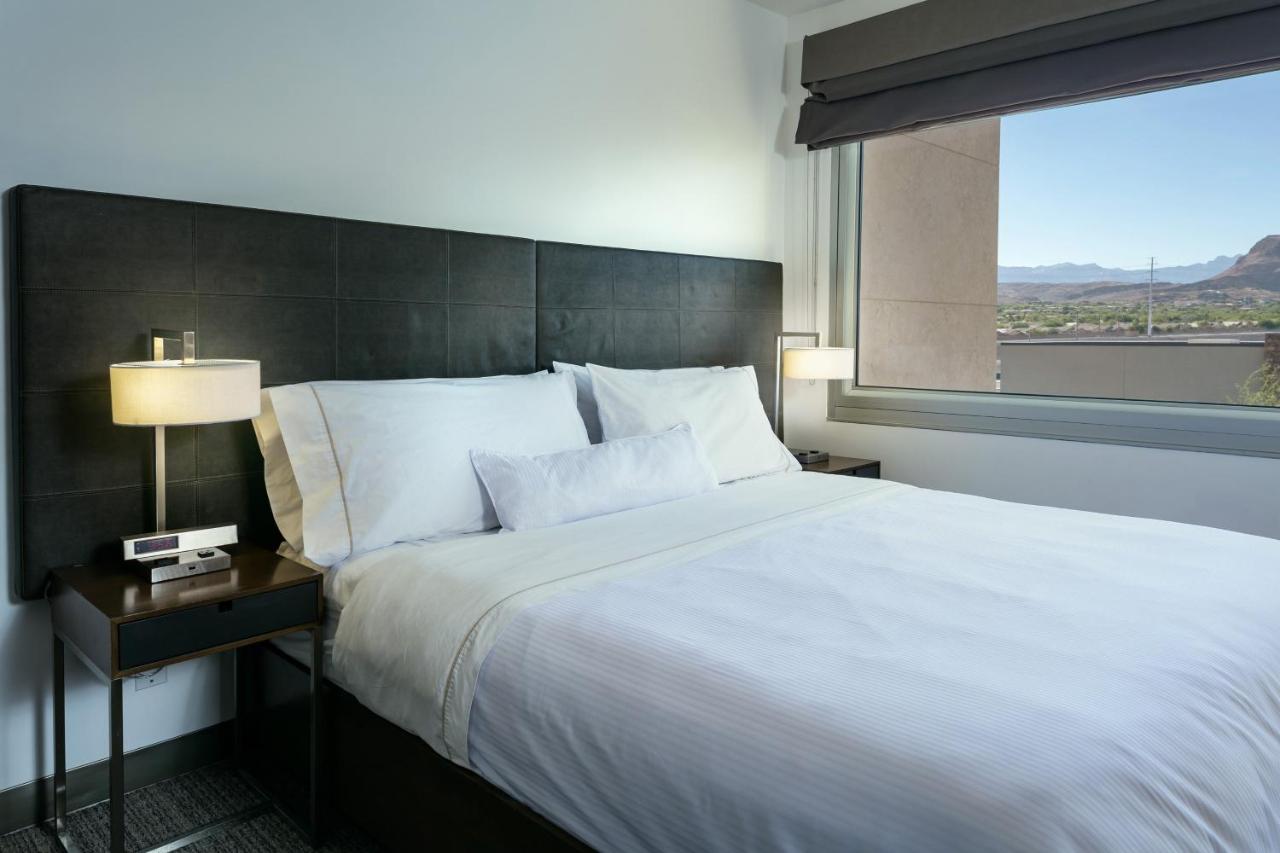 1 Bedroom Suite, 1 King, Sofa bed at Element Las Vegas Summerlin
