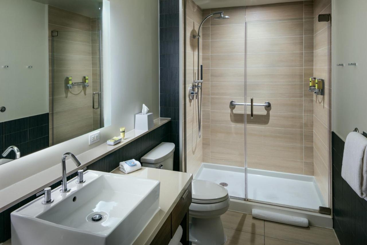 Guest Room, 1 King at Element Las Vegas Summerlin