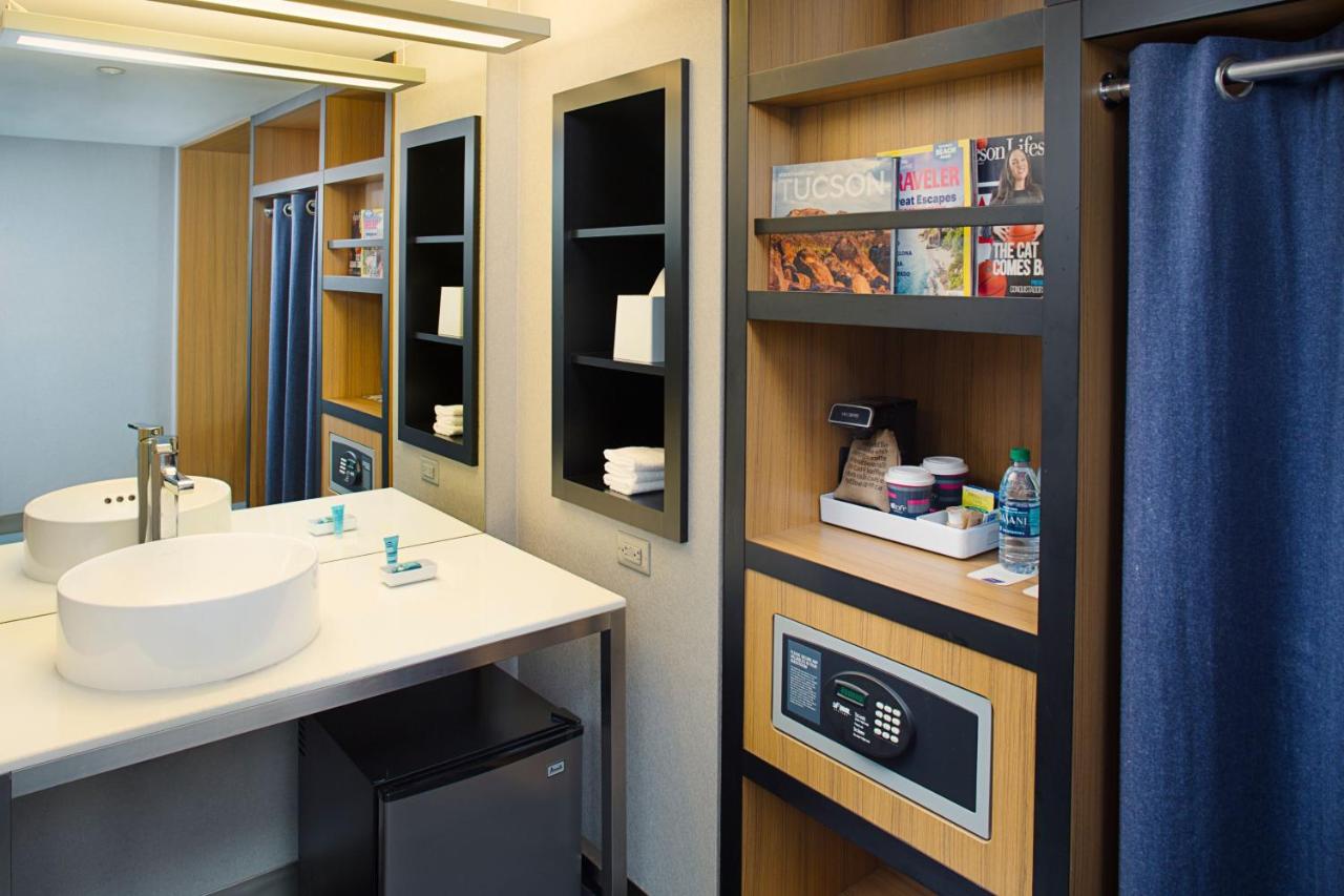 Standard Queen Room with Two Queen Beds at Aloft by Marriott Tucson University