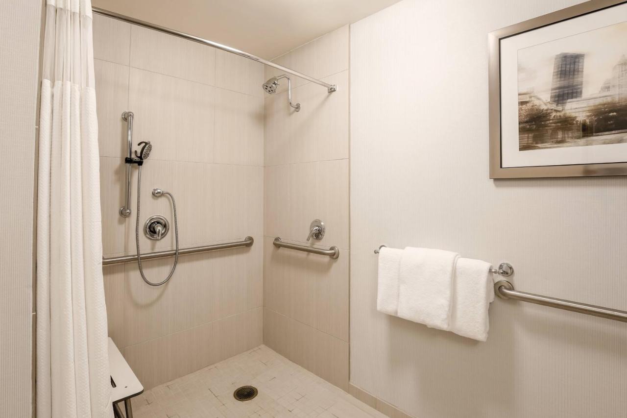 | Courtyard by Marriott Pittsburgh Downtown