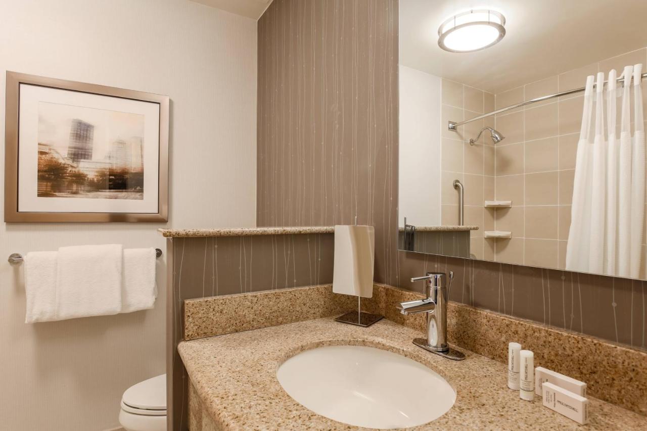 | Courtyard by Marriott Pittsburgh Downtown
