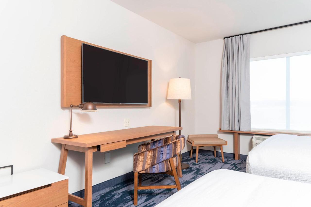 | Fairfield Inn & Suites by Marriott Fair Oaks Farms