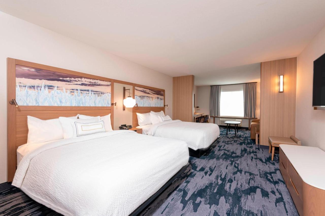 | Fairfield Inn & Suites by Marriott Fair Oaks Farms