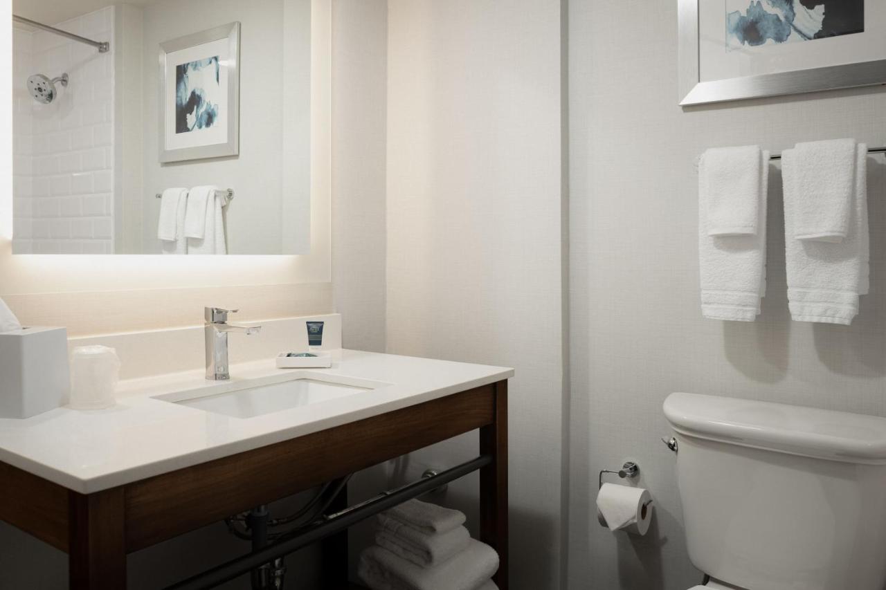 Queen Room with Two Queen Beds at Four Points by Sheraton Milwaukee North Shore