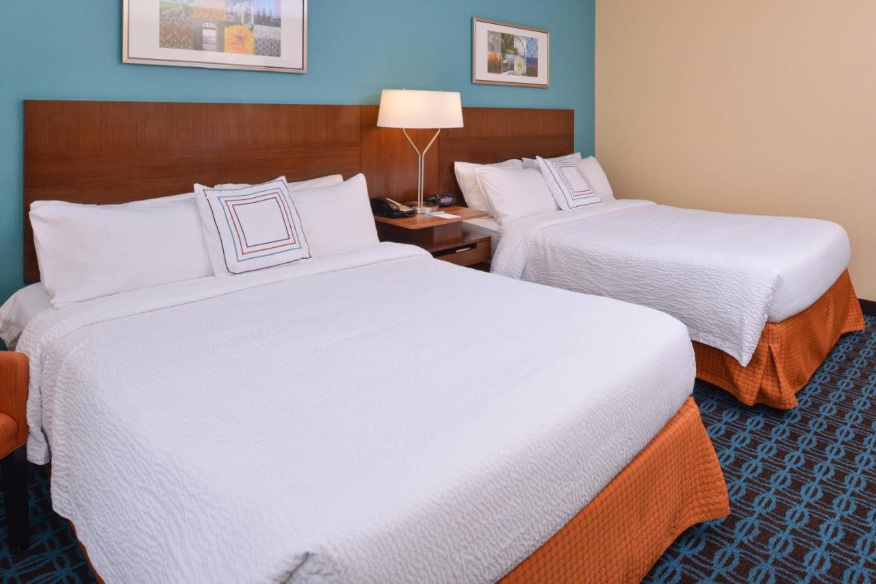 Standard Queen Room with Two Queen Beds at Fairfield by Marriott St Charles
