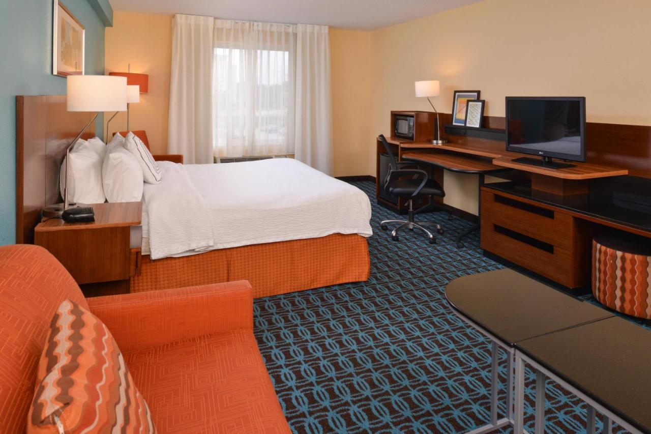 Deluxe King Room at Fairfield by Marriott St Charles