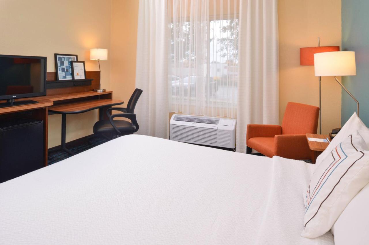 Standard King Room at Fairfield by Marriott St Charles
