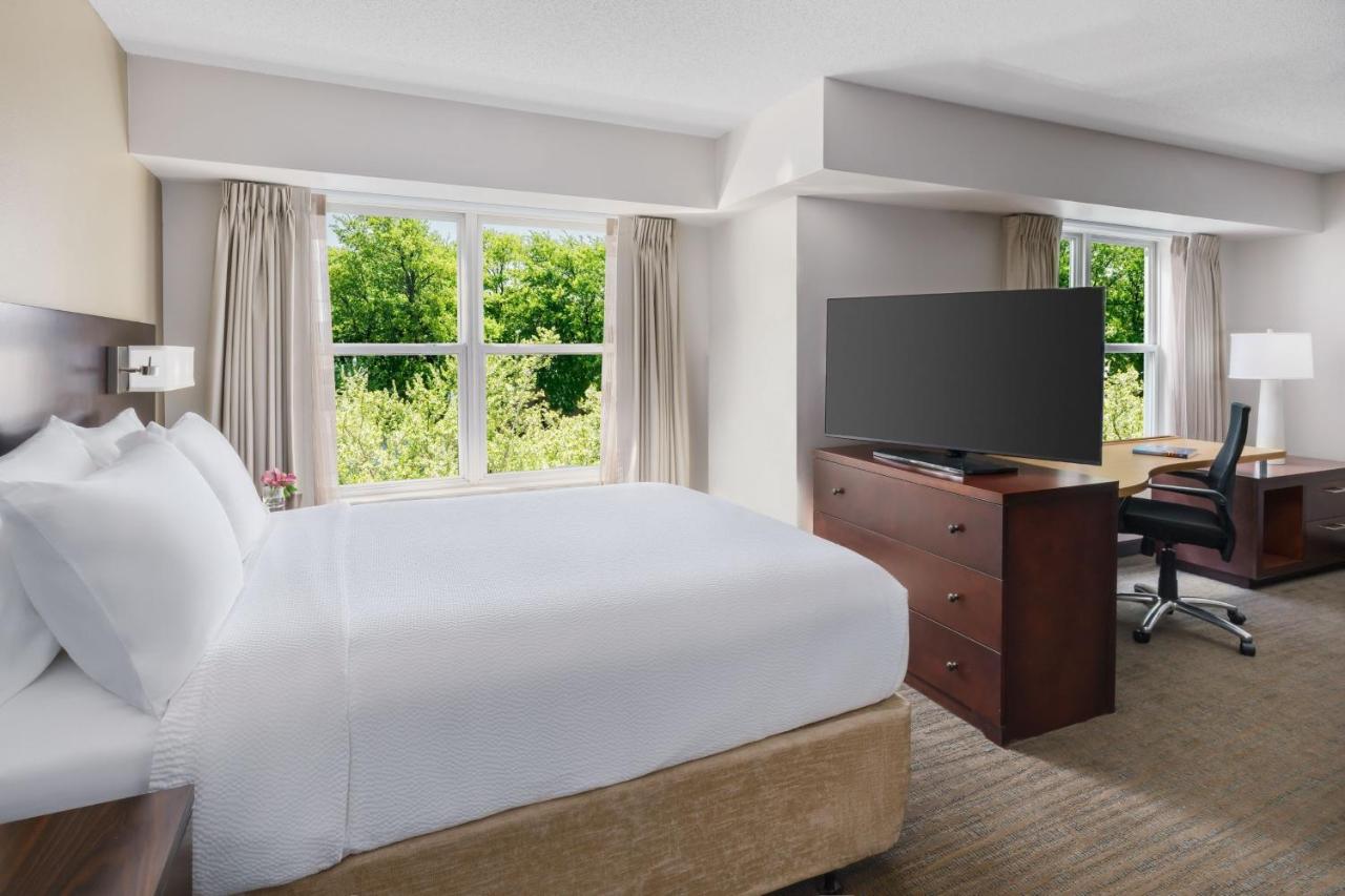 Queen Studio with Sofa Bed at Residence Inn by Marriott Gaithersburg Washingtonian Center