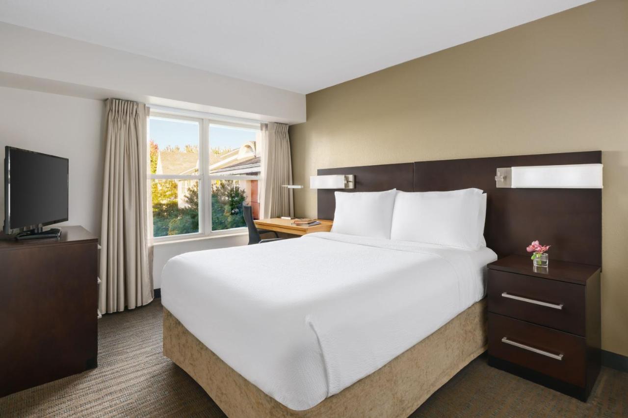 Two-Bedroom Suite at Residence Inn by Marriott Gaithersburg Washingtonian Center