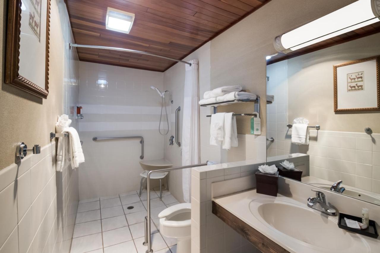 Signature Room, 1 King Bed, Disability Access at The Inn at Tomichi Village