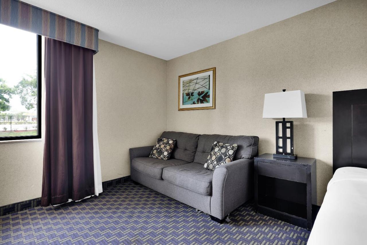 King Room - Non-Smoking at Ramada by Wyndham Jacksonville I-95 by Butler Blvd