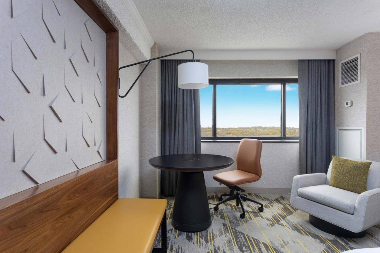 King Room at Sheraton Edison
